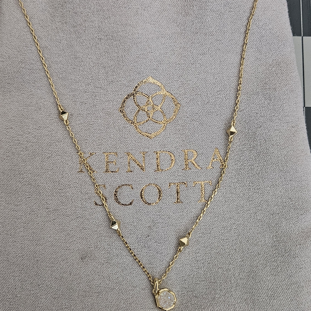 Kendra Scott Gold Pendant Necklace